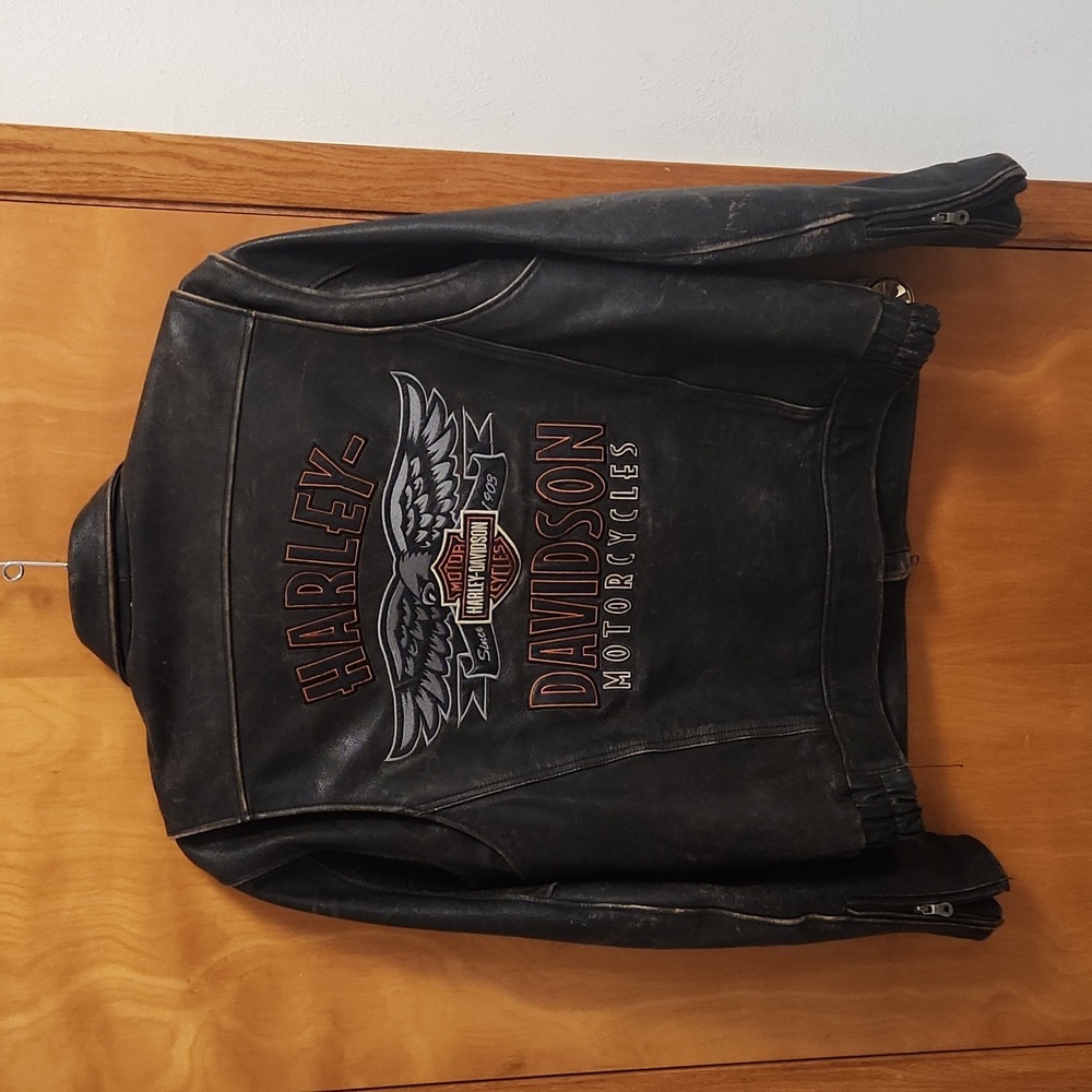 Harley-Davidson Brown Leather Jacket, Large.